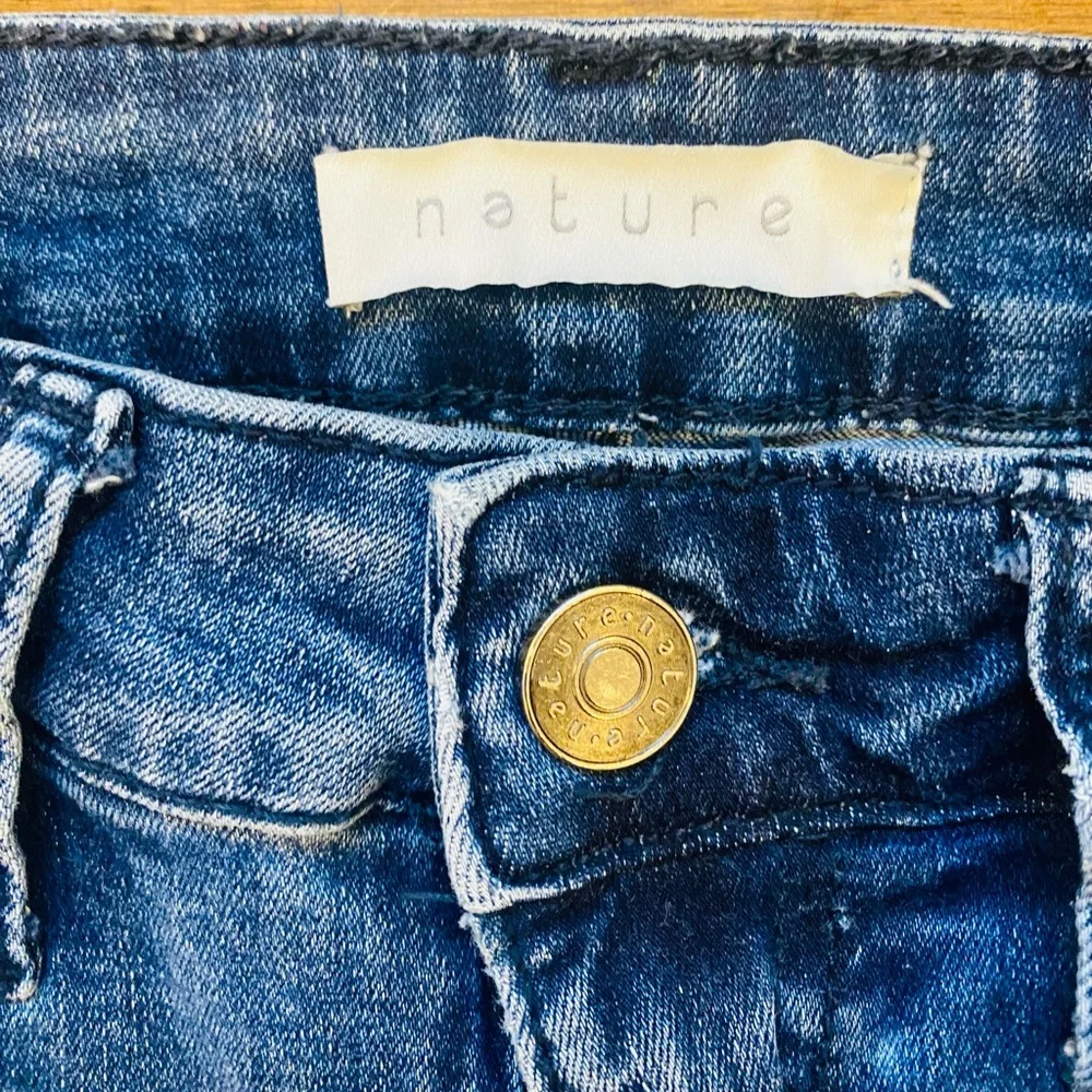 Distressed In Front and Back Nature Blue Women's Jeans - Picture 5 of 5